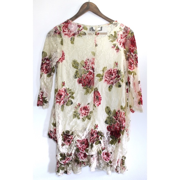 The Pyramid Collection Layered Floral Feminine Semi Sheer Top Medium - Picture 5 of 11
